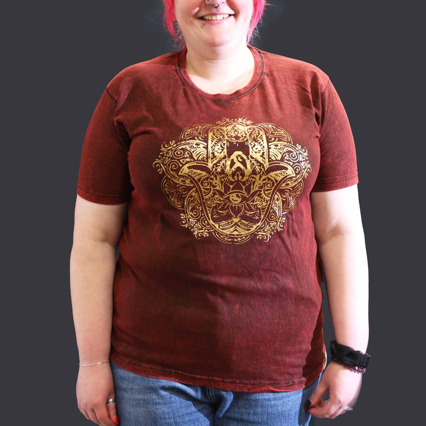 Nomad Sari Stonewashed Cotton T-shirt – Hamsa – Vinröd – XL