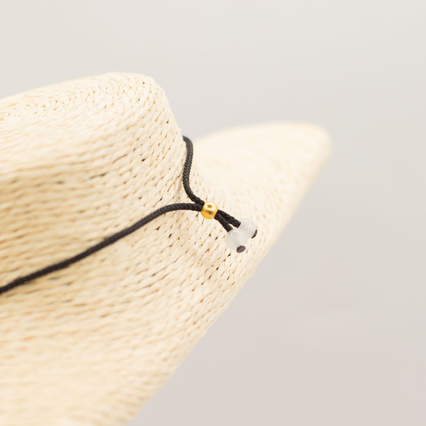 Halsband med snöre och ädelstenshänge - Sodalitsvamp